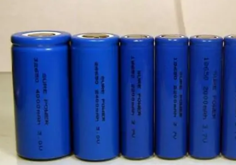 锂离子电池的充放电次数最高是多少？