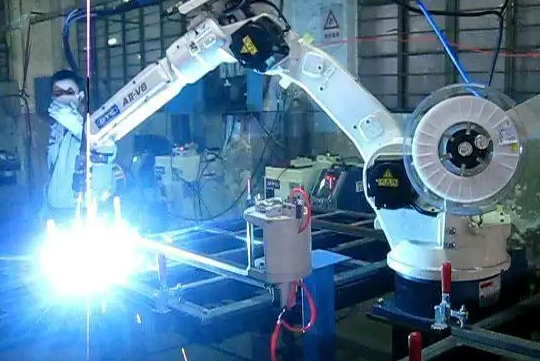 电子工业使用焊接机器人的好处