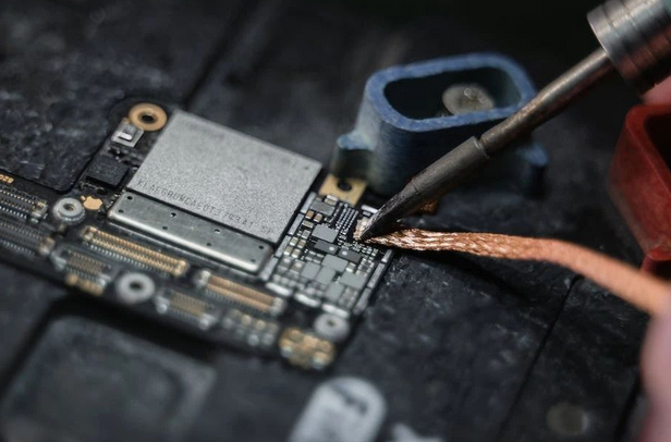 PCB板上能承受100A大电流吗？如何走线？